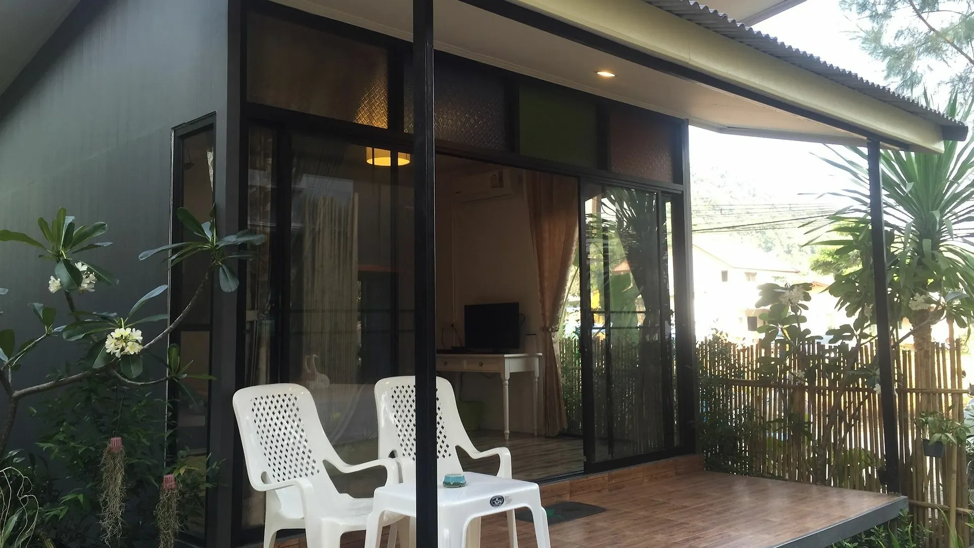 Ko Lanta 微笑广场旅馆酒店 2*, Ko Lanta